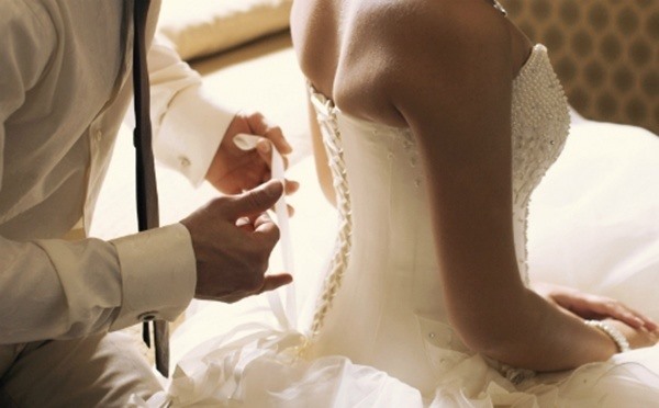 Gái tân lấy chồng đã có 1 đời vợ, đêm tân hôn xảy ra sự cố dở khóc dở cười