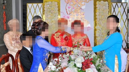 Tin mới nhất vụ án tấm hình cưới và chuyện cho cô dâu, chú rể 5 cây vàng