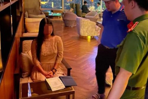 Hot girl Hà Nội vào nhà hàng 5 sao ăn bill 11 triệu rồi ngồi trơ mặt bùng tiền