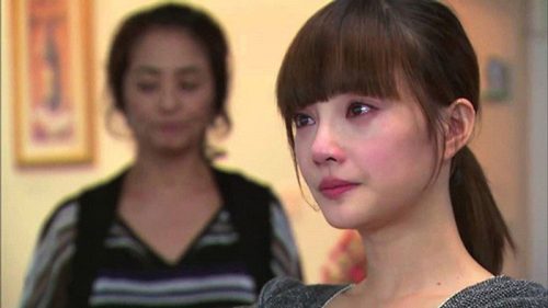 Mẹ chồng kiểm tra vali con dâu ngay trước giờ đi công tác và cái kết bất ngờ