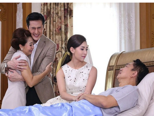 Ngày cha tôi hấp hối, mẹ vẫn bình thản gọi người phụ nữ lạ đến gặp ông lần cuối