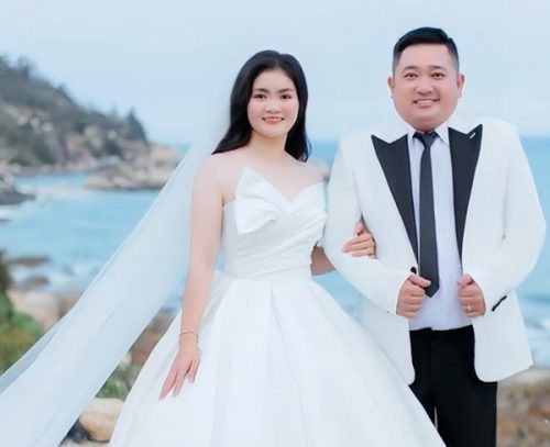 Phùng Ngọc của Đất Phương Nam tung ảnh cưới vợ lần 2, cô dâu kém 10 tuổi