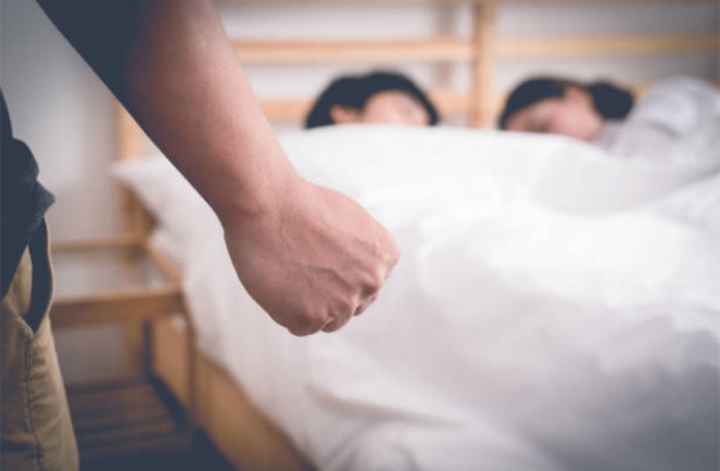 Vợ đổi tính muốn sống tự do và ngoại tình với bạn thân của chồng