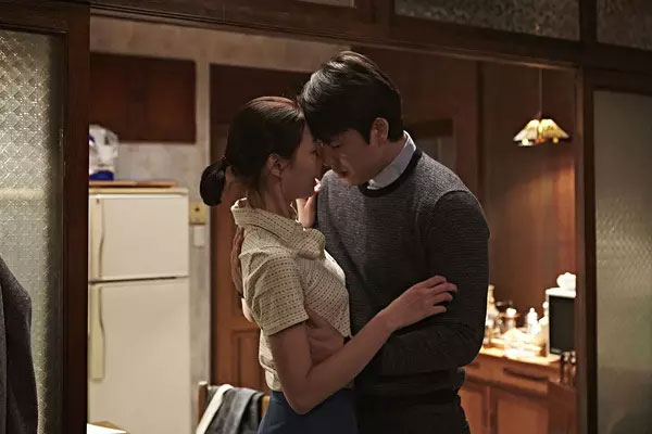 Cặp bồ với trai trẻ để trả đũa chồng ngoại tình, vợ cay đắng nhận cái kết đắng