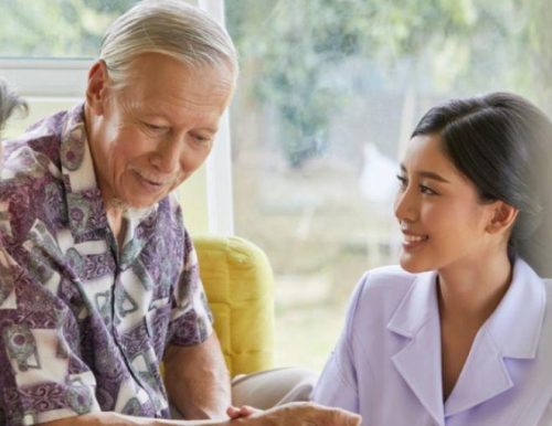 Chồng đón bố vợ về chăm, anh trai giao ra thẻ lương hưu của bố nhưng chồng tôi từ chối nhận