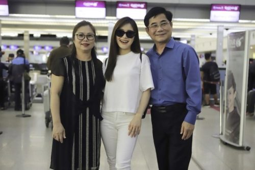 Tiết lộ bất ngờ về mẹ ruột và người bố NSND quyền lực của Hương Tràm