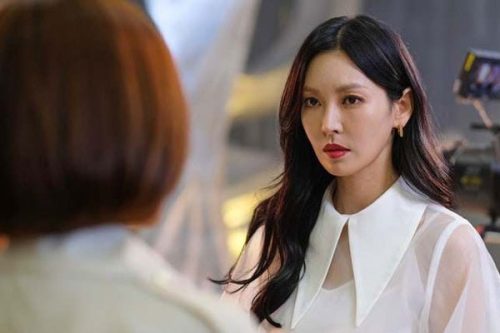 Cứ giờ nghỉ trưa lại thấy chị dâu vào nhà nghỉ, tôi theo dõi và choáng váng vì nỗi khổ của chị