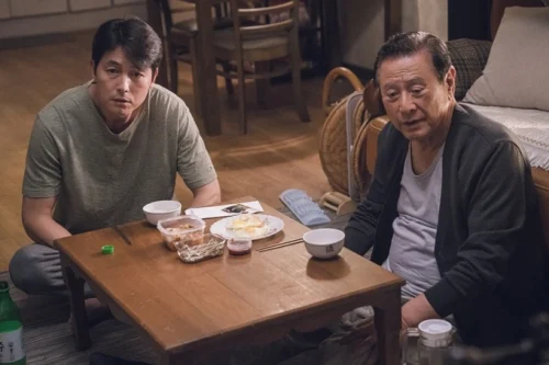 Trong cuộc họp chia tài sản, chồng tôi từ chối không nhận đất, em chồng cũng không muốn nhận tiền tỉ