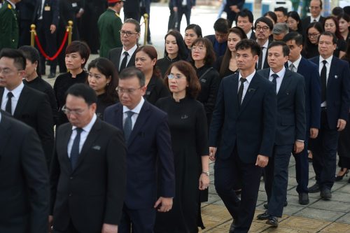 Nghệ sĩ Việt xếp hàng chờ viếng Tổng Bí thư Nguyễn Phú Trọng