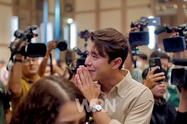 Nine Naphat rưng rưng khi thông báo đã chia tay Baifern Pimchanok