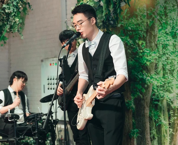 sự nghiệp của minh mon