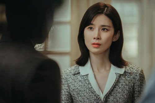 Cứ thấy mèo lạ đến nhà mẹ chồng lại lén ra sau vườn, tôi run người phát hiện bí mật động trời