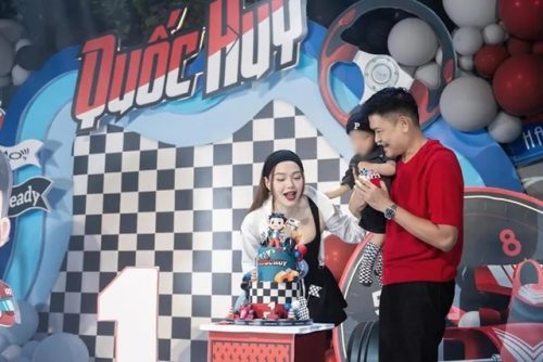 Minh Hằng lần đầu khoe chồng đại gia trong ngày sinh nhật con