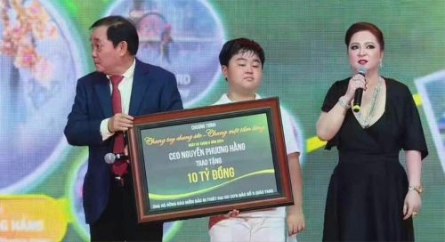 Bà Nguyễn Phương Hằng phát ngôn 'gây sốc' về số tiền cực khủng hứa làm từ thiện