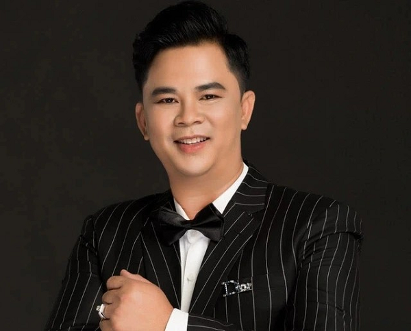 ca sĩ quốc kháng là ai