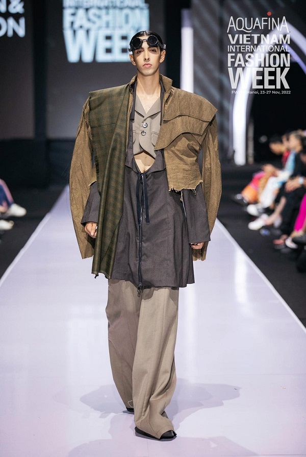 người mẫu Rufino Aybar