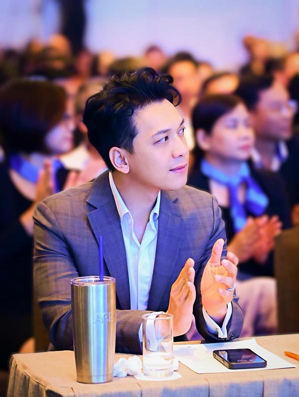 sự nghiệm chủ tịch acb trần hùng huy