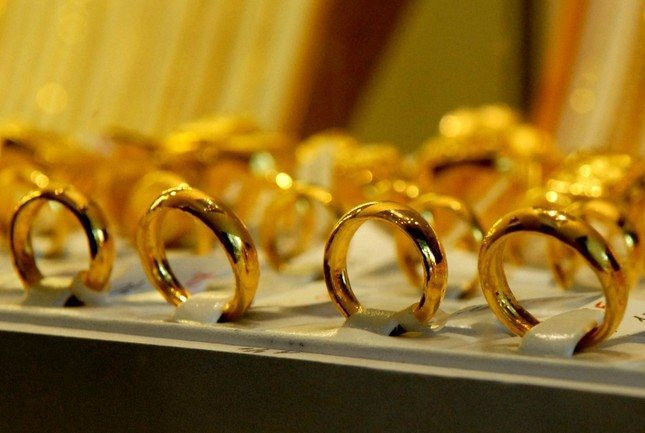 Có nên mua vàng nhẫn tròn không?