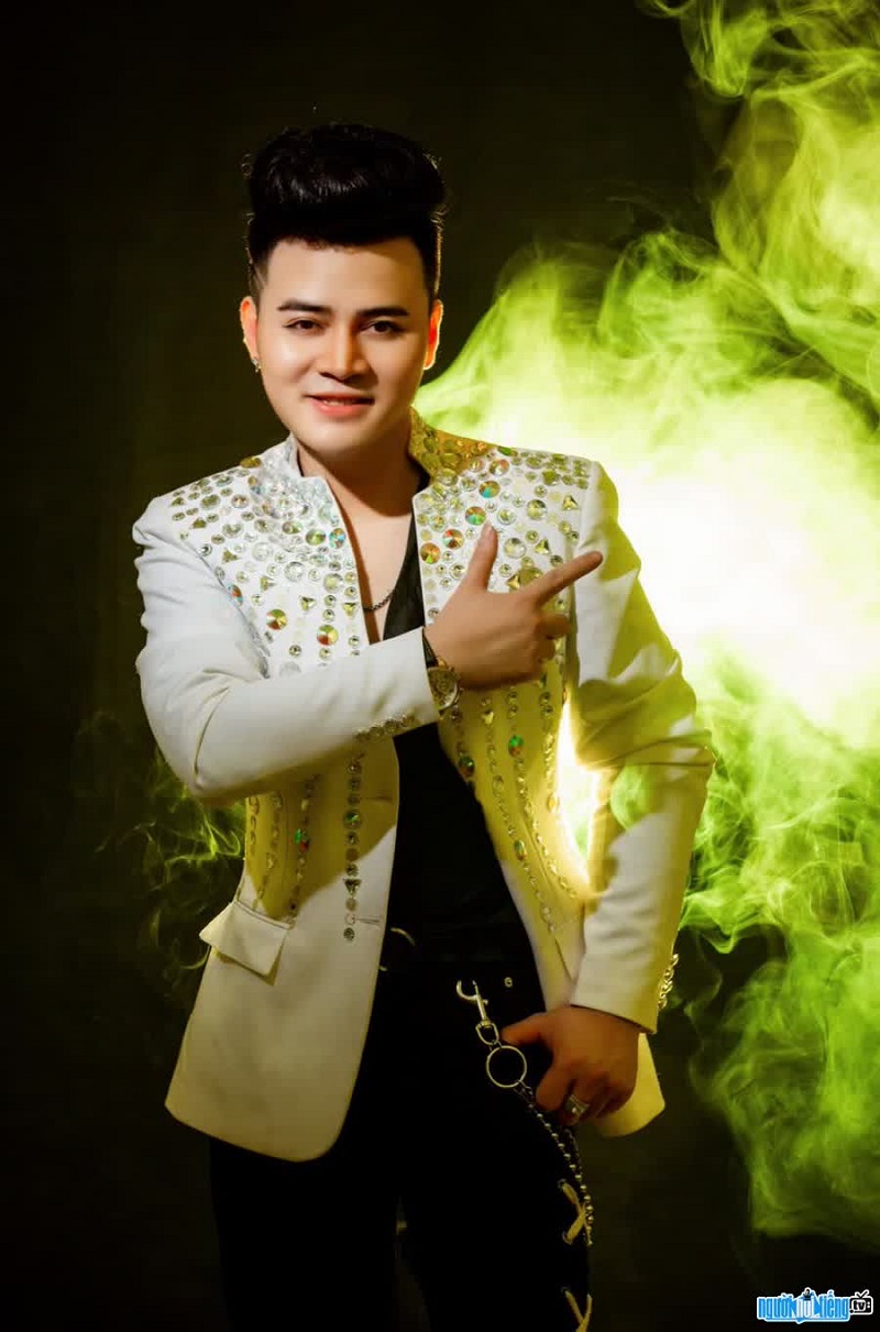 Vũ Tuấn Hùng được biết đến lần đầu qua Vietnam’s Got Talent 2016 Vũ Tuấn Hùng được biết đến lần đầu qua Vietnam’s Got Talent 2016