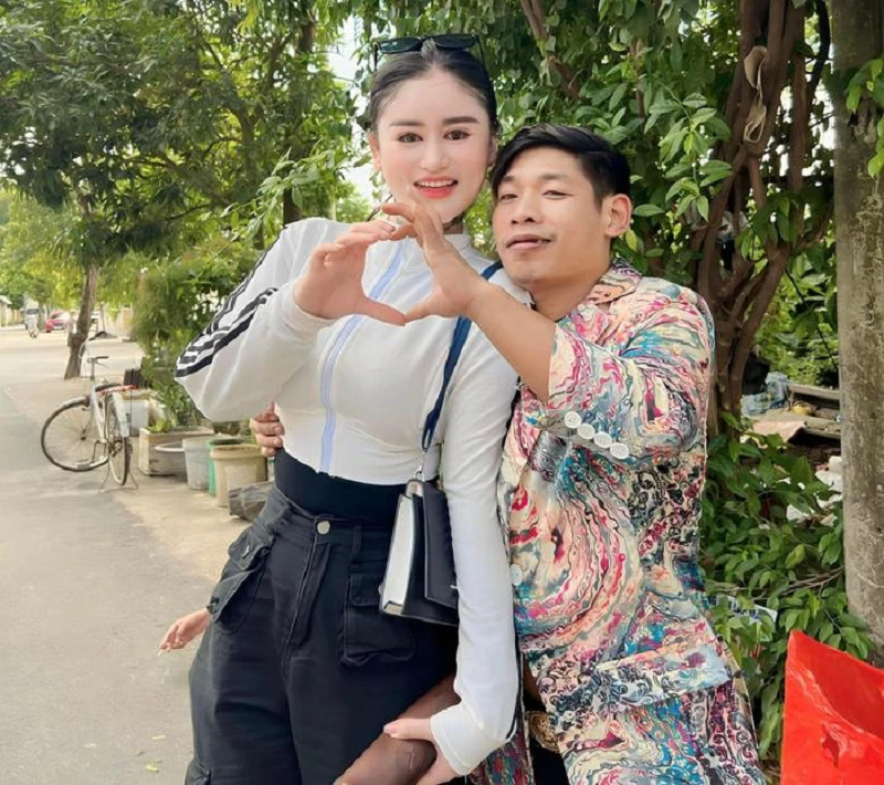 Lùm Xùm Ngân Baby Và Thông Soái Ca Lùm Xùm Ngân Baby Và Thông Soái Ca