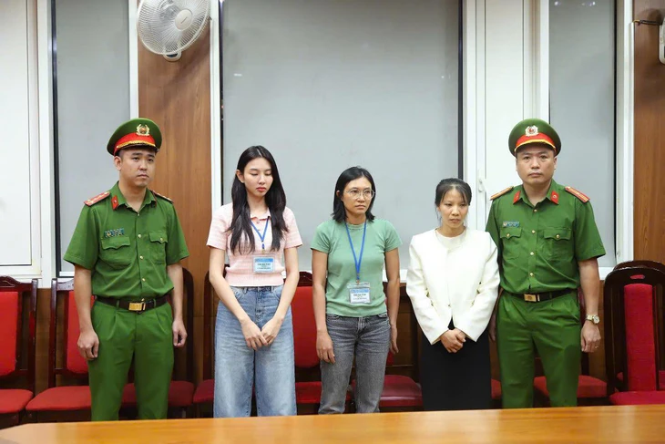 Hoa Hậu Nguyễn Thúc Thùy Tiên Bị Khởi Tố, Bắt Tạm Giam Vì Quảng Cáo Kẹo Giả – Sự Sụp Đổ Từ Hào Quang Đến Pháp Lý Hoa Hậu Nguyễn Thúc Thùy Tiên Bị Khởi Tố, Bắt Tạm Giam Vì Quảng Cáo Kẹo Giả – Sự Sụp Đổ Từ Hào Quang Đến Pháp Lý