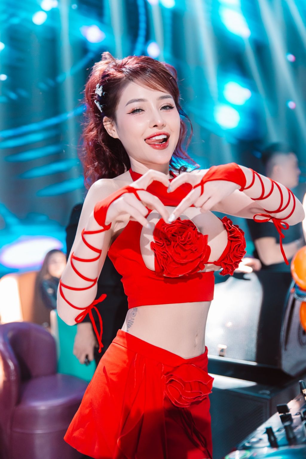 Sự Nghiệp DJ Và Hình Ảnh Gợi Cảm Có Kiểm Soát Sự Nghiệp DJ Và Hình Ảnh Gợi Cảm Có Kiểm Soát