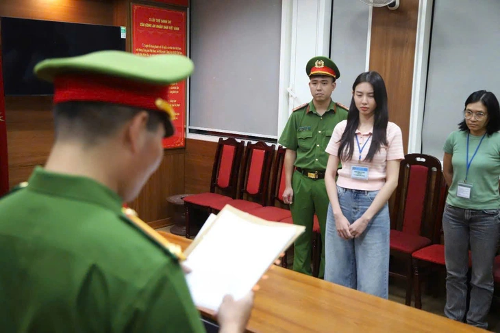 Hoa hậu Thuỳ Tiên và các bị can tại cơ quan Công an - Ảnh: Bộ Công an Hoa hậu Thuỳ Tiên và các bị can tại cơ quan Công an - Ảnh: Bộ Công an